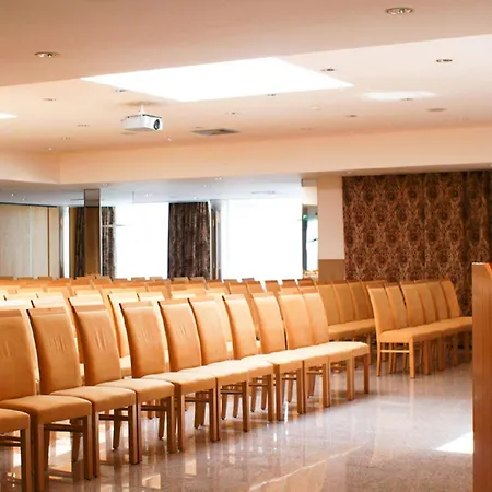 Premium Porto 4* Maia (Porto)